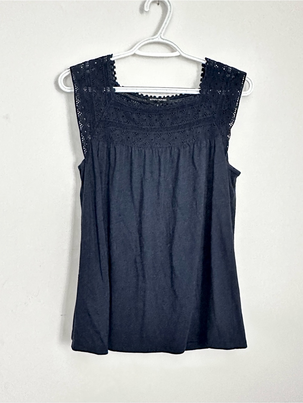 Banana Republic sleeveless lace yoke top in Preppy Navy size small